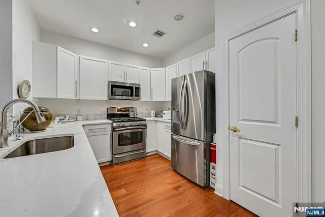 2107 Windsor Park Court 107, Englewood, NJ 07631