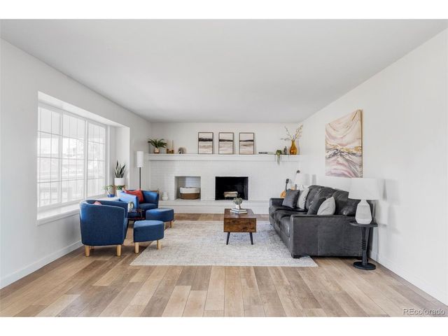 1129 S Kittredge St, Aurora, CO 80017