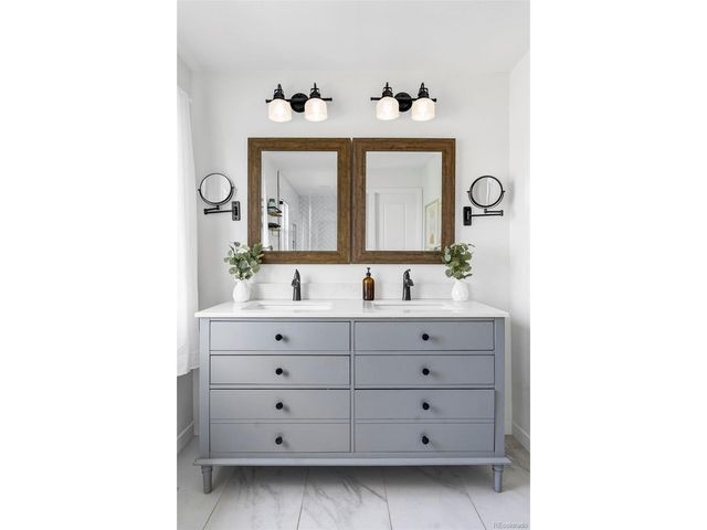 1129 S Kittredge St, Aurora, CO 80017