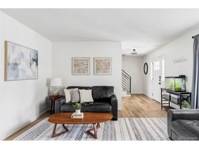 1129 S Kittredge St, Aurora, CO 80017