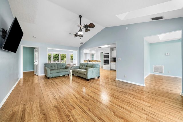 12325 89th Place N, West Palm Beach, FL 33412