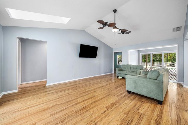12325 89th Place N, West Palm Beach, FL 33412