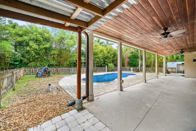12325 89th Place N, West Palm Beach, FL 33412