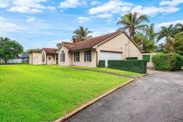 12325 89th Place N, West Palm Beach, FL 33412