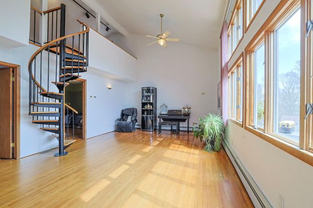 44 Karen Joy Drive, Middletown, NY 10940