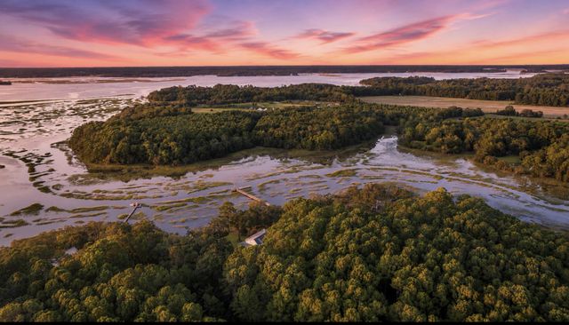 1358 Polly Point Road, Wadmalaw Island, SC 29487
