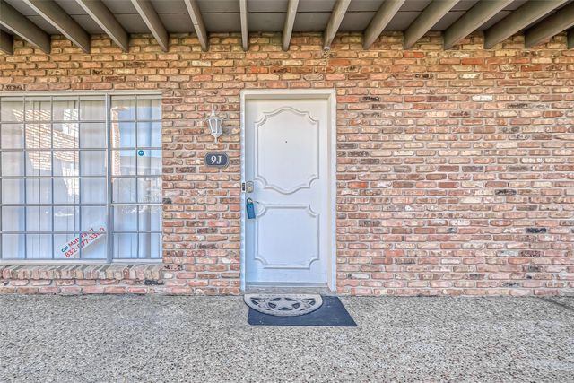 2201 Fountain View Drive 9, Houston, TX 77057
