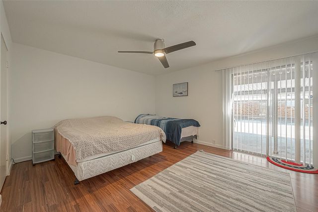 2201 Fountain View Drive 9, Houston, TX 77057