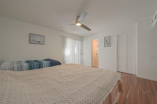 2201 Fountain View Drive 9, Houston, TX 77057