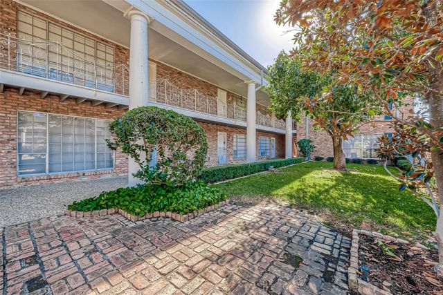 2201 Fountain View Drive 9, Houston, TX 77057