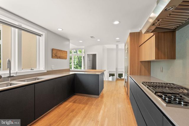 3100 N MONROE ST, Arlington, VA 22207