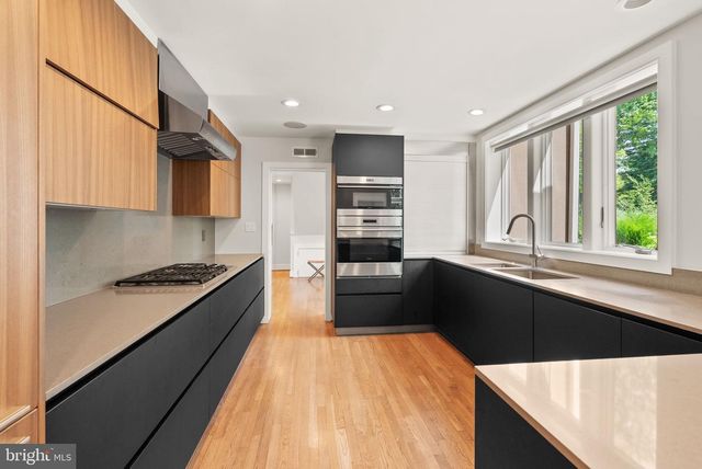 3100 N MONROE ST, Arlington, VA 22207