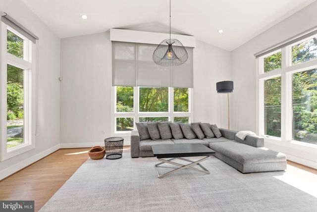 3100 N MONROE ST, Arlington, VA 22207