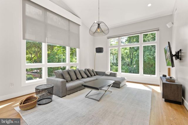 3100 N MONROE ST, Arlington, VA 22207