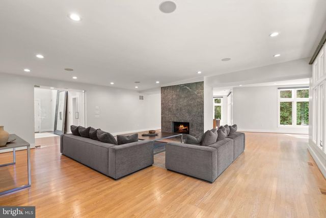 3100 N MONROE ST, Arlington, VA 22207