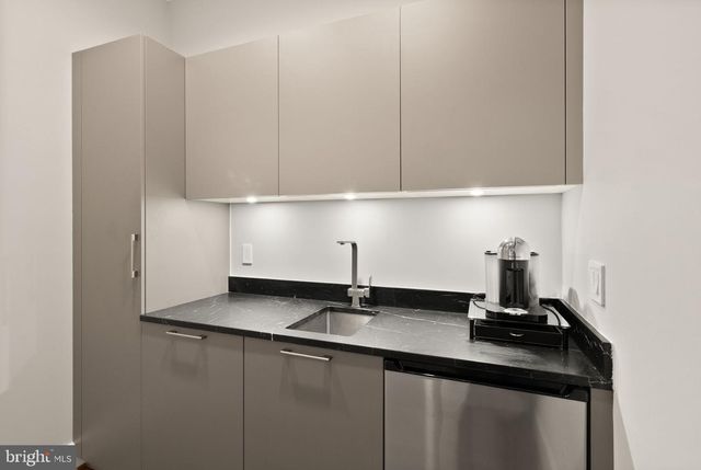 3100 N MONROE ST, Arlington, VA 22207