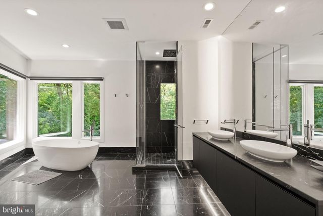 3100 N MONROE ST, Arlington, VA 22207