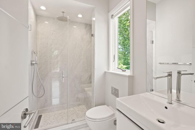 3100 N MONROE ST, Arlington, VA 22207