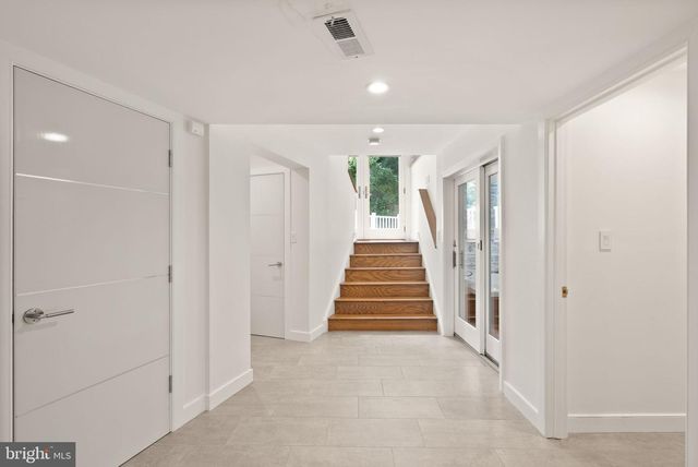 3100 N MONROE ST, Arlington, VA 22207