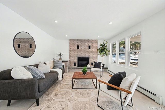 366 Overlook Road, Pleasant Valley, NY 12569