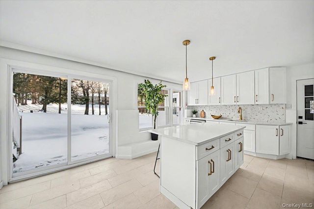 366 Overlook Road, Pleasant Valley, NY 12569