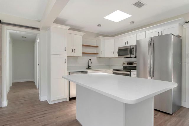 2101 E HOWELL STREET, Tampa, FL 33610