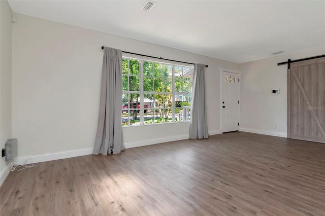 2101 E HOWELL STREET, Tampa, FL 33610