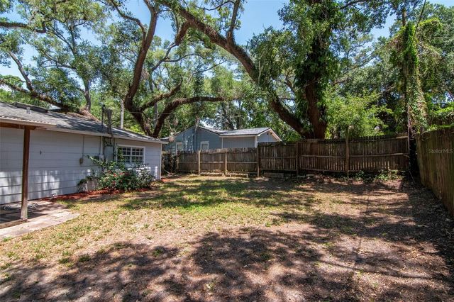 2101 E HOWELL STREET, Tampa, FL 33610