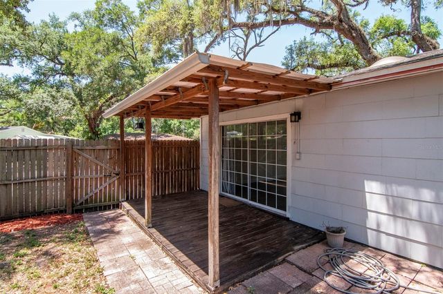 2101 E HOWELL STREET, Tampa, FL 33610