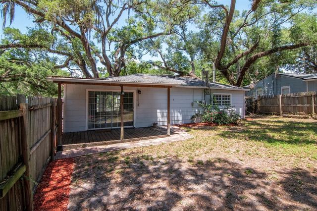 2101 E HOWELL STREET, Tampa, FL 33610