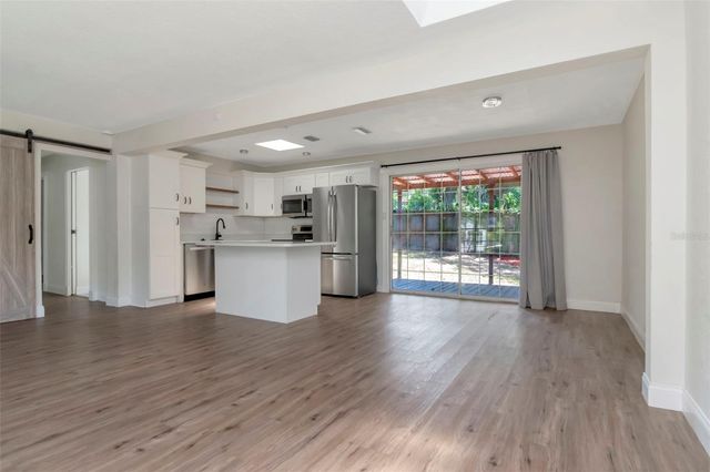 2101 E HOWELL STREET, Tampa, FL 33610