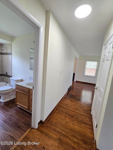 1714 Colony Ct, Louisville, KY 40216