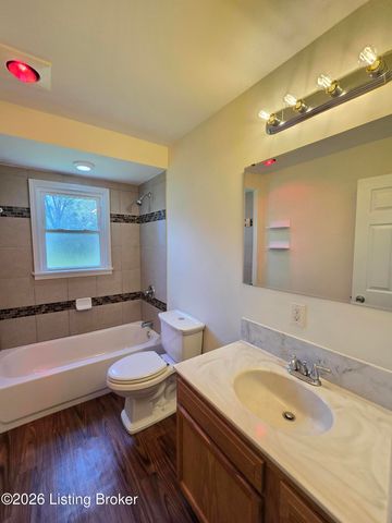 1714 Colony Ct, Louisville, KY 40216