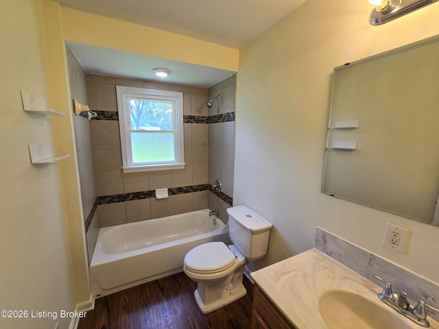 1714 Colony Ct, Louisville, KY 40216
