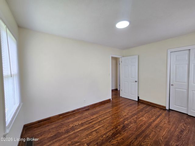1714 Colony Ct, Louisville, KY 40216