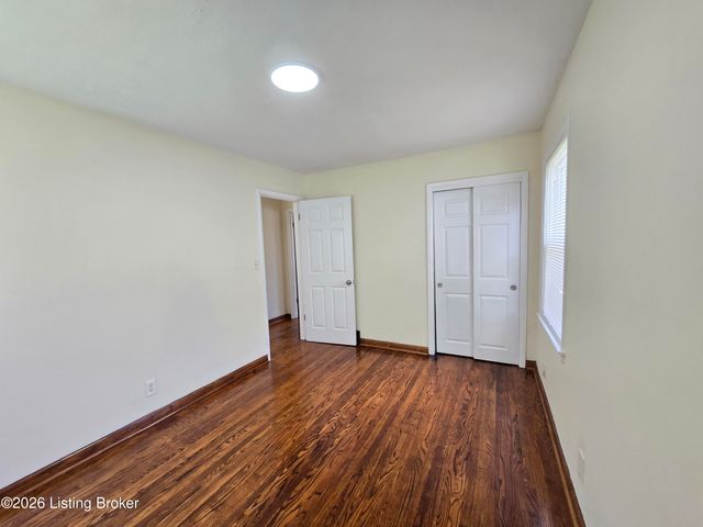 1714 Colony Ct, Louisville, KY 40216