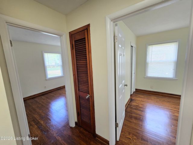 1714 Colony Ct, Louisville, KY 40216