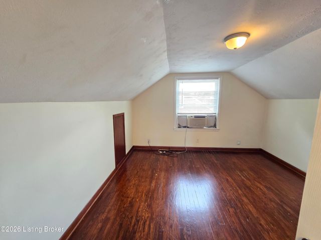 1714 Colony Ct, Louisville, KY 40216