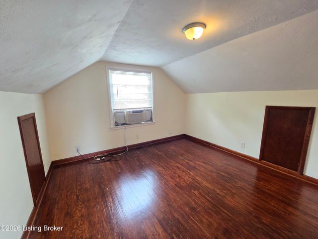 1714 Colony Ct, Louisville, KY 40216