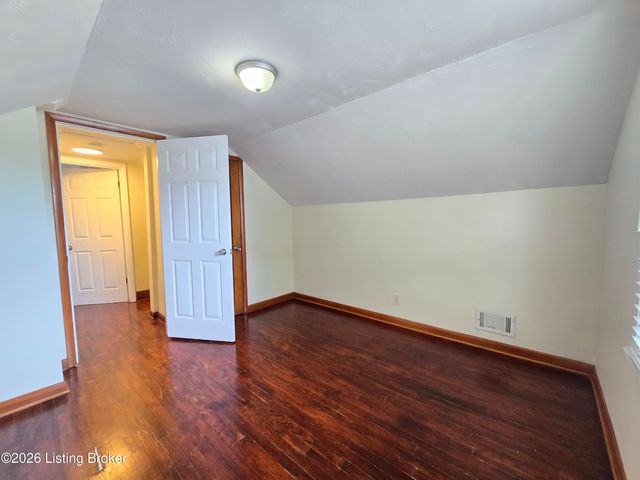 1714 Colony Ct, Louisville, KY 40216