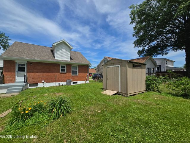 1714 Colony Ct, Louisville, KY 40216