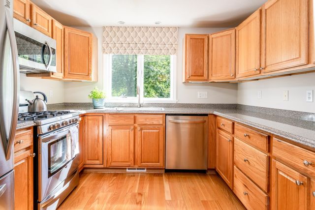 12 Pga Ln 423, Mashpee, MA 02649
