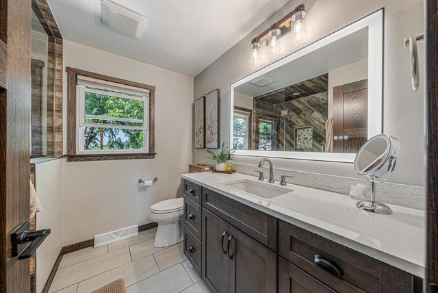 W1720 COUNTY RD UU, Kaukauna, WI 54130