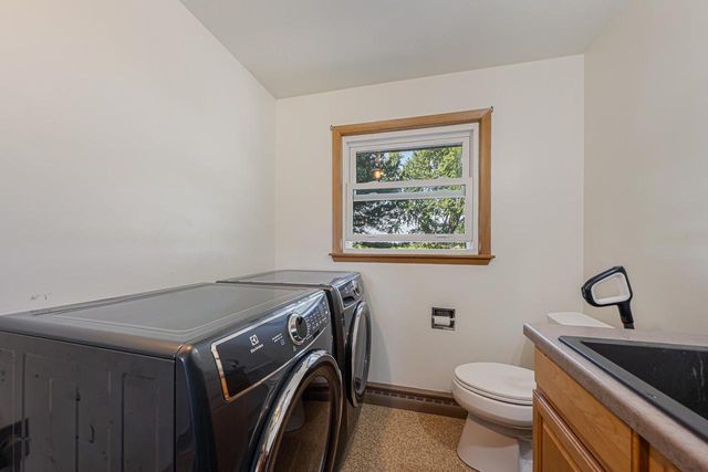 W1720 COUNTY RD UU, Kaukauna, WI 54130
