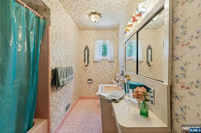 60 Oak Street, Harrington Park, NJ 07640