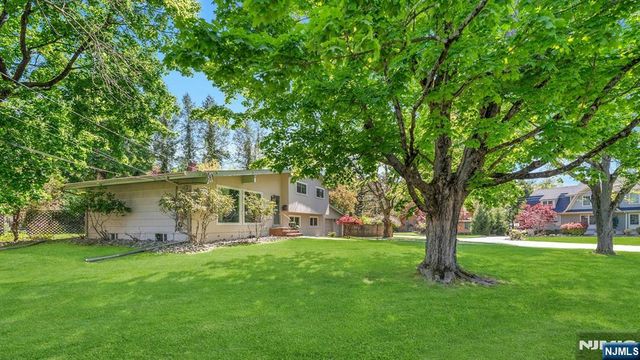 60 Oak Street, Harrington Park, NJ 07640