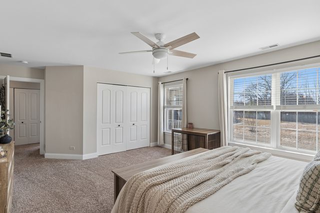 222 Bakers Drive W 222, Lakemoor, IL 60051