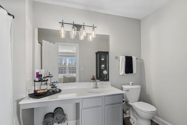 222 Bakers Drive W 222, Lakemoor, IL 60051