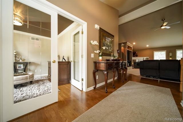 16154 White Water Drive, Macomb, MI 48042