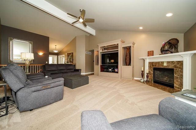 16154 White Water Drive, Macomb, MI 48042